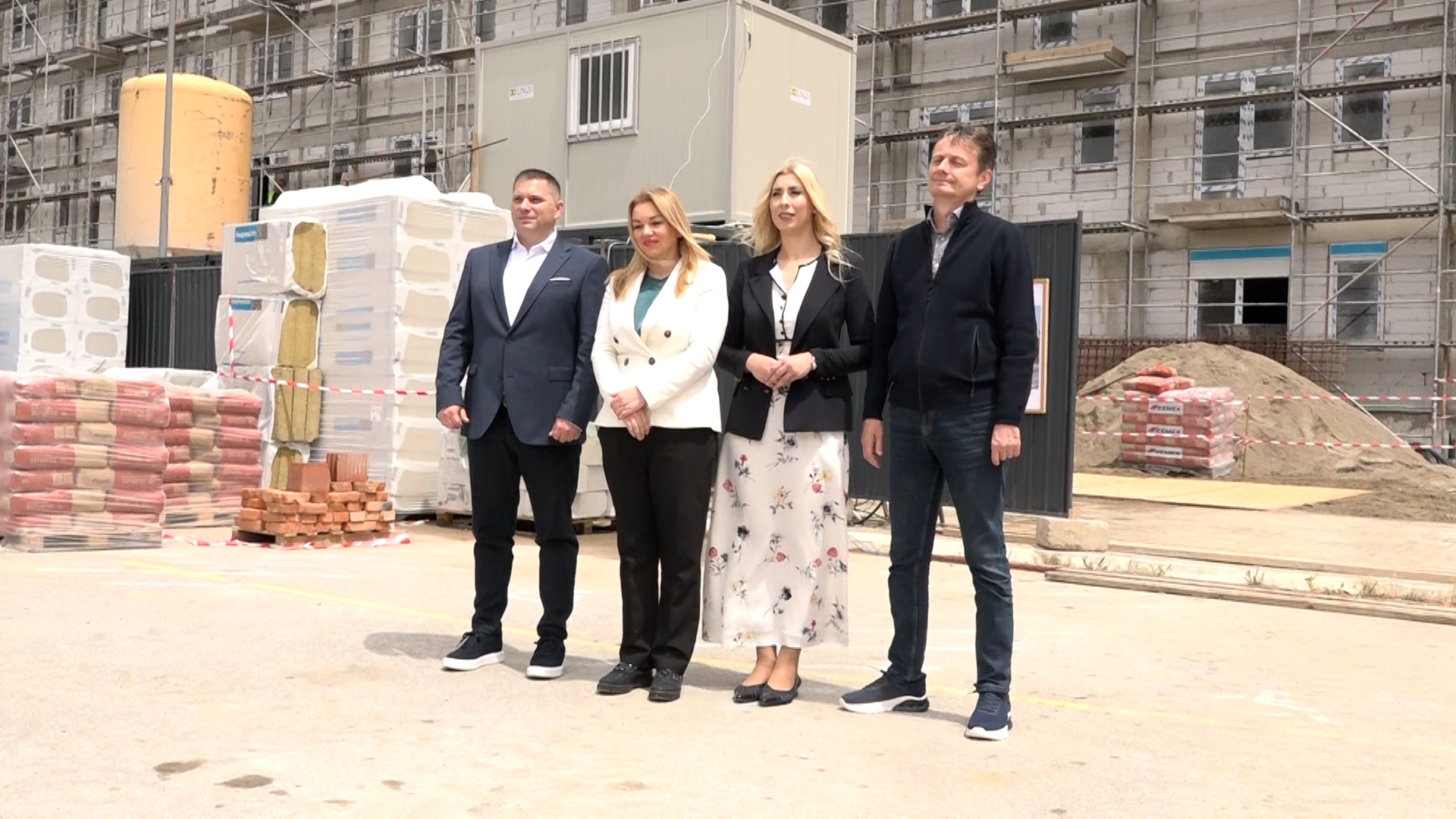 Beograd, obilazak radova u Mileve Maric Ajnstajn na izgradnji socijalnih stanova, pokrivanje Beograd, obilazak radova u Mileve Maric Ajnstajn na izgradnji socijalnih stanova, pokrivanje